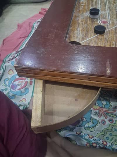 carrom board