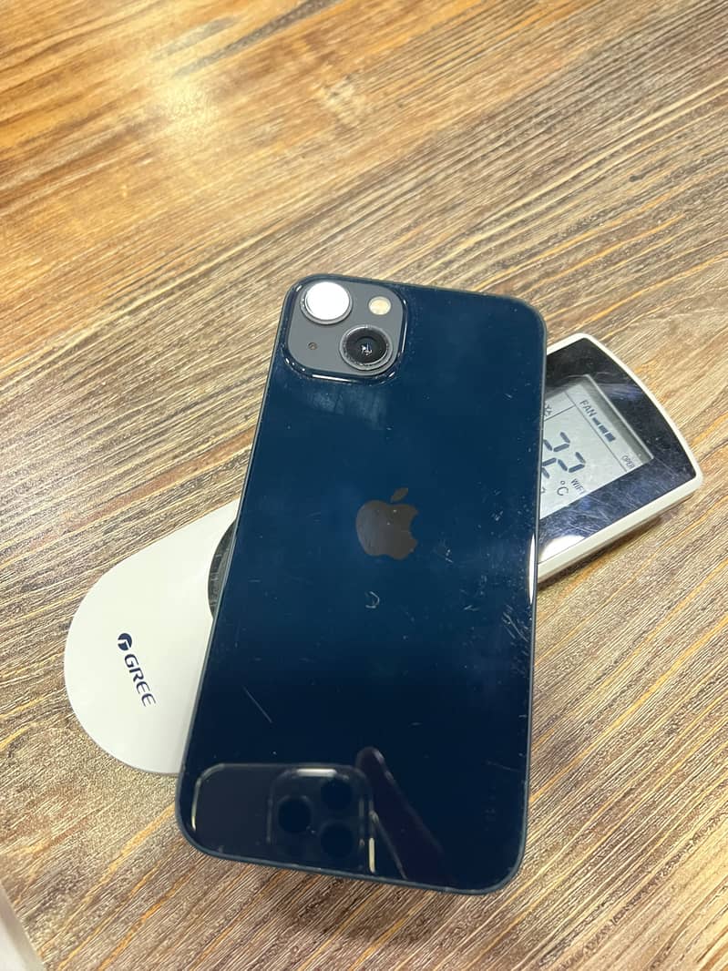 Apple iPhone 13 0
