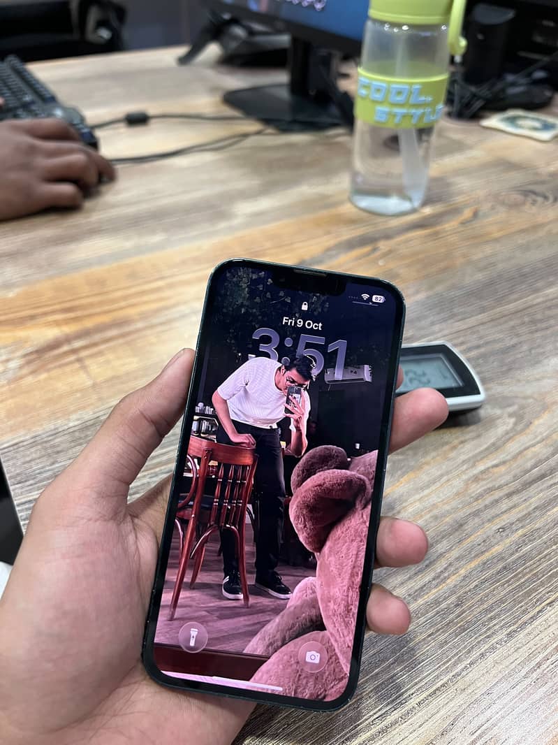 Apple iPhone 13 1