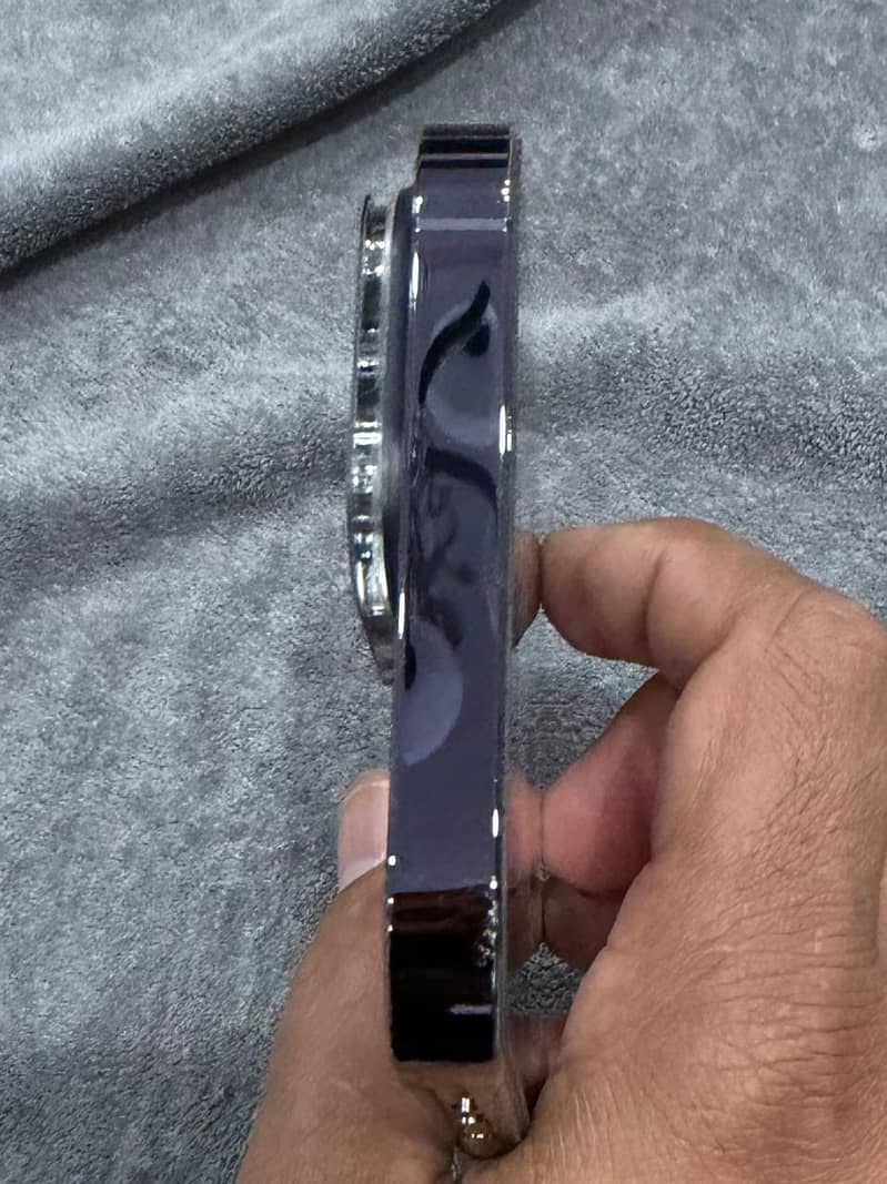 Apple iPhone 14 Pro Max 1