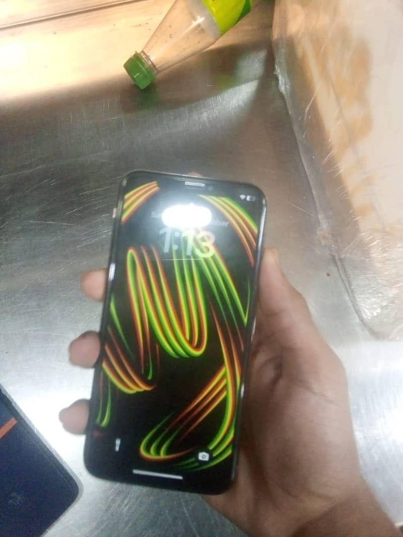 Apple iPhone XS 1