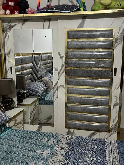 Complete Bedroom Furniture Set for Sale – Good Condition
