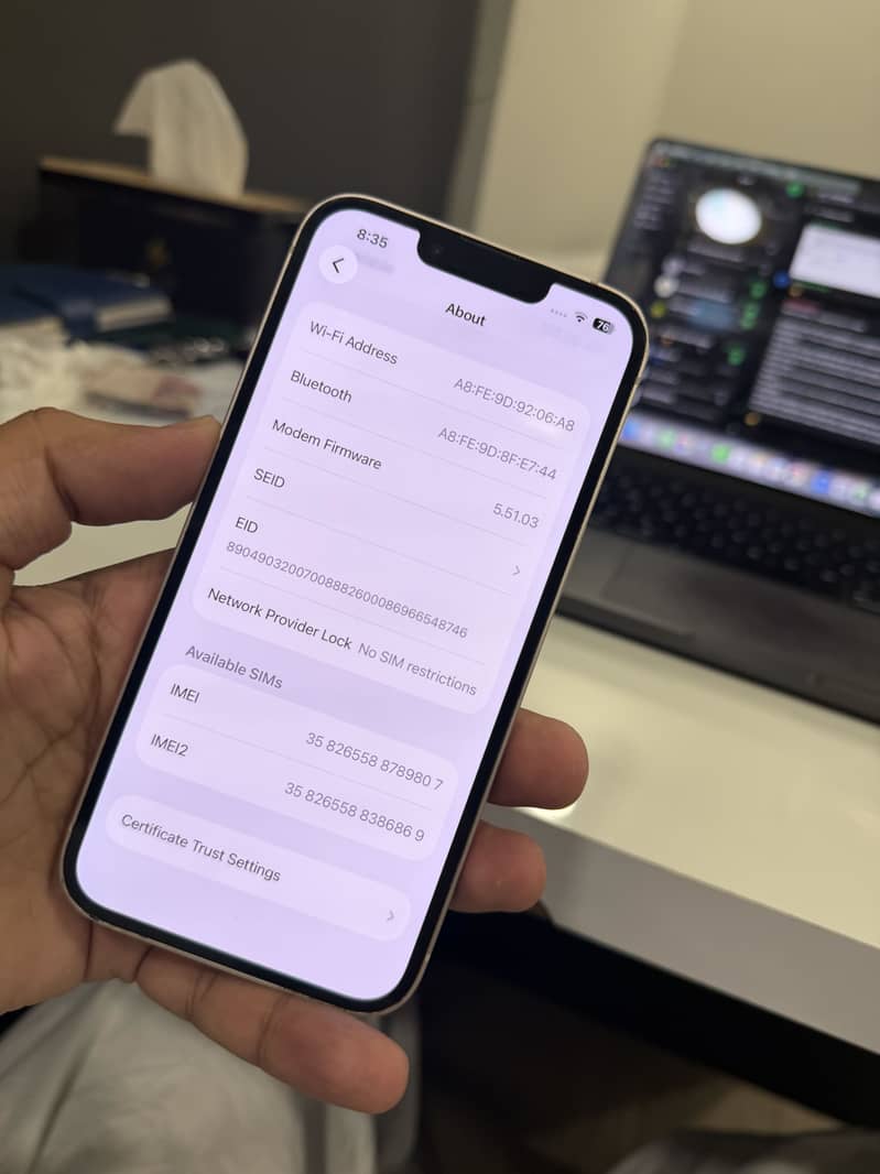 Apple iPhone 13 8