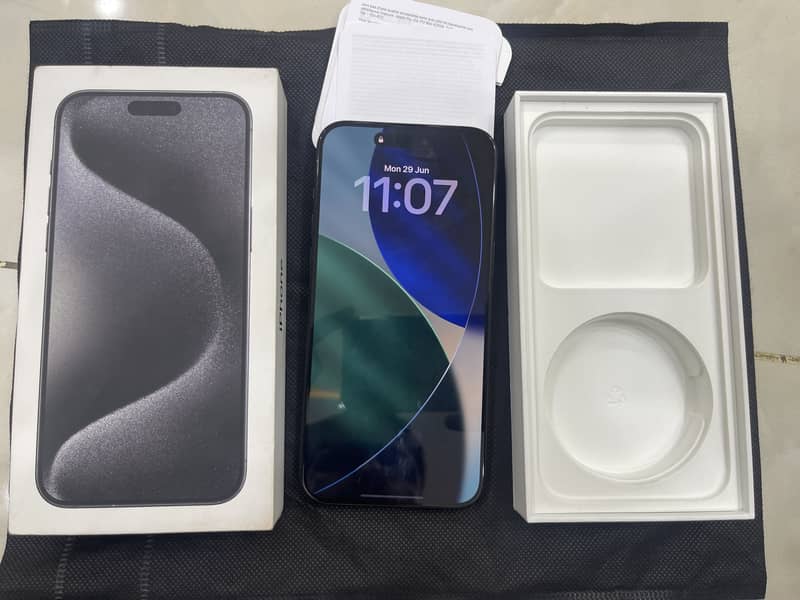 Apple iPhone 15 Pro Max 0