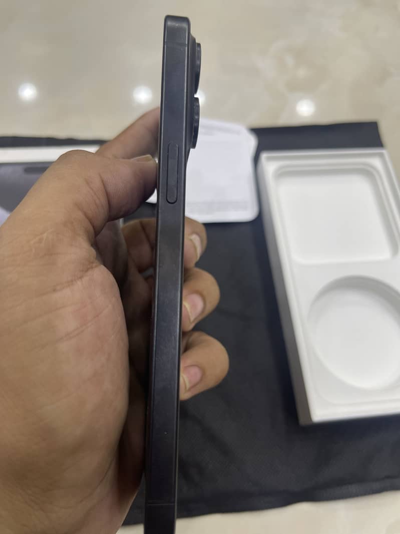 Apple iPhone 15 Pro Max 1