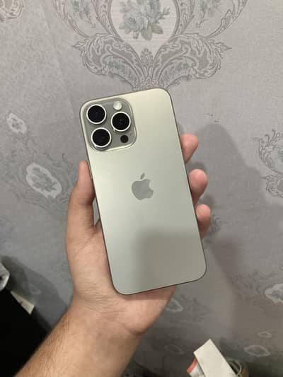 iPhone 15 Pro Max 256gb Waterpack