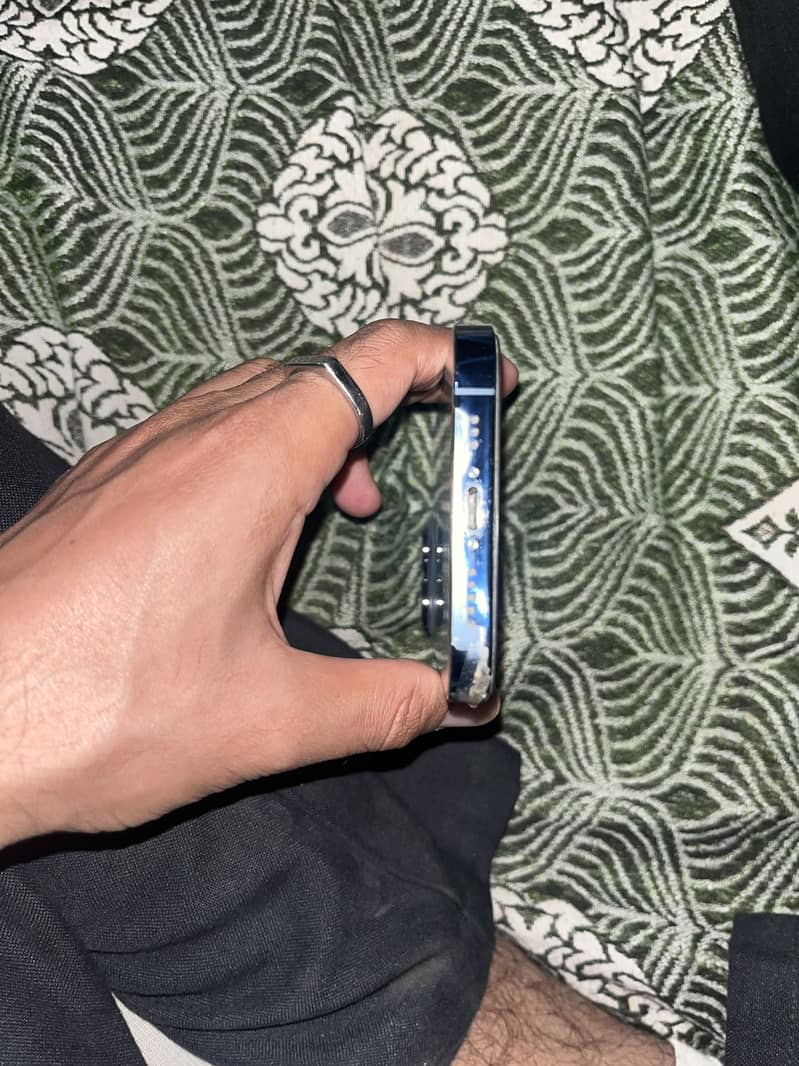 Apple iPhone 13 Pro 6