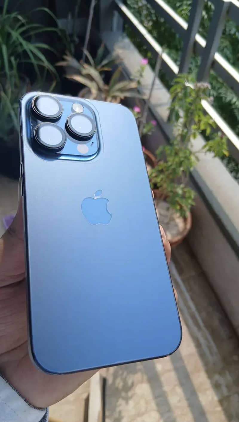 Apple iPhone 15 Pro 0