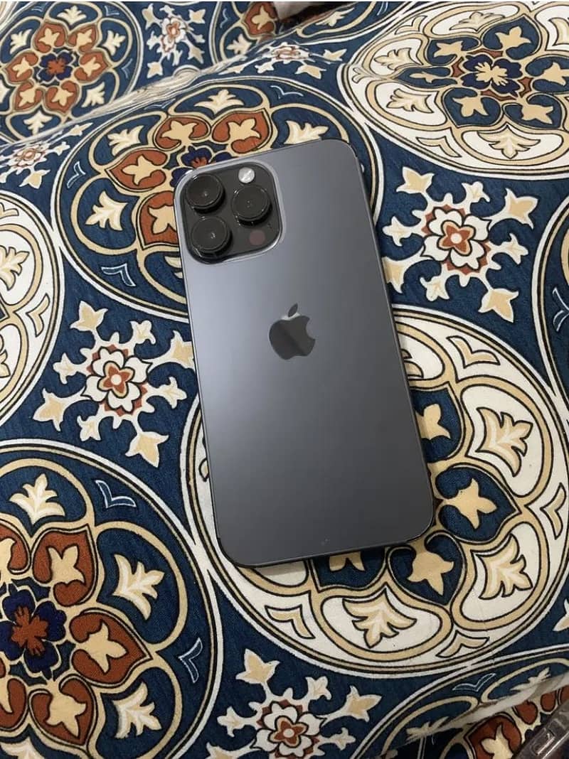 Apple iPhone 14 Pro Max 0