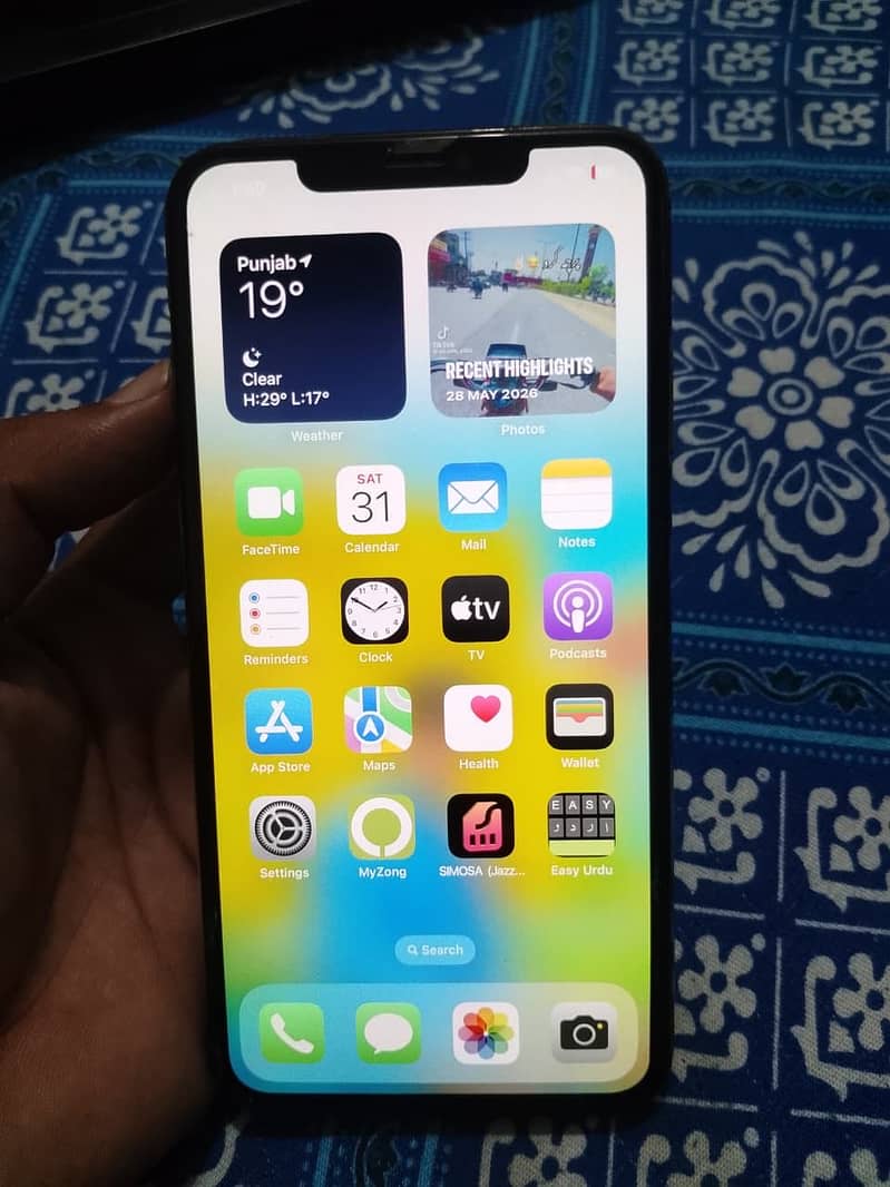 Apple iPhone XS Max 1