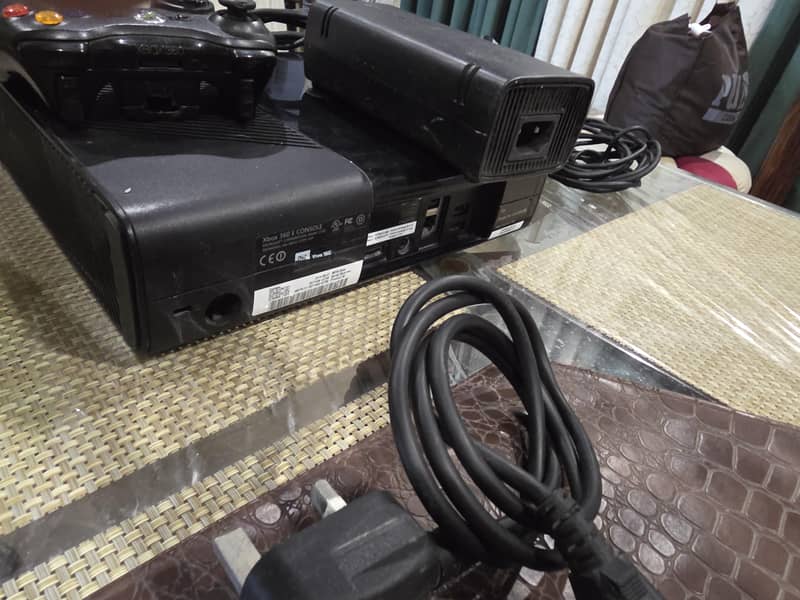 Xbox 360 Slim 1