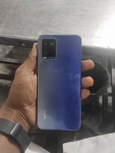 Vivo Y21 4+64 mobile Ha aor sath Charger de Dn ga Jo Use karta hn
