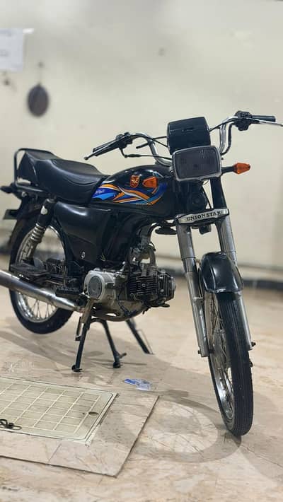 2020 ka model hai full ok hai 4sal used hai