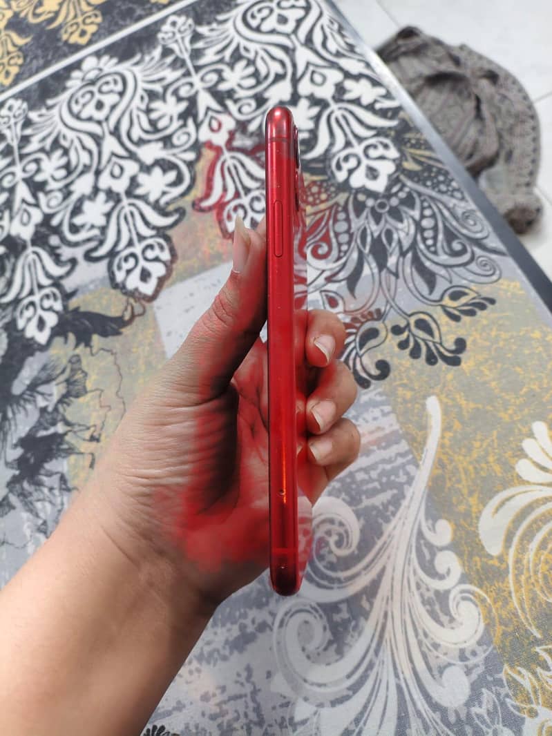Apple iPhone 11 3