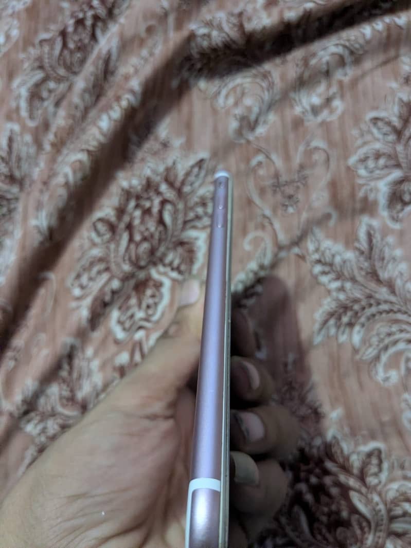 Apple iPhone 7 Plus 5