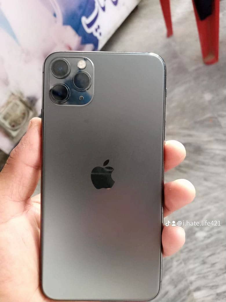 Apple iPhone 11 Pro Max 1
