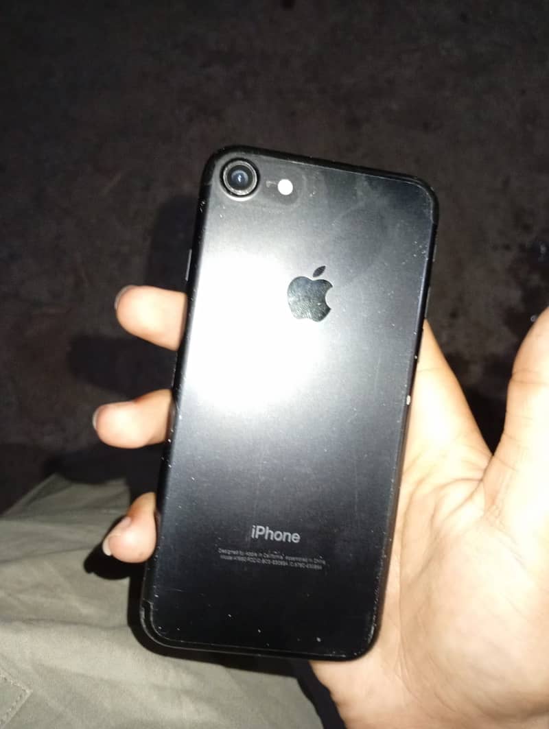 Apple iPhone 7 0