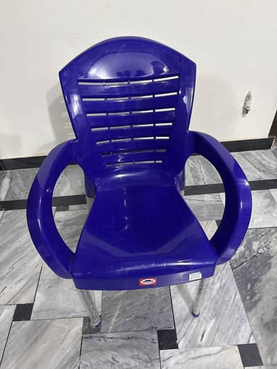 Table chair set for sale in 10/10 condition