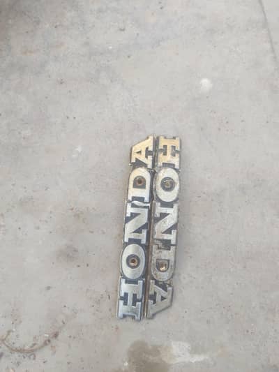 honda 82 fuel tank logo