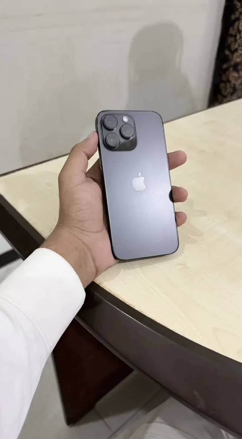 Apple iPhone 14 Pro Max 0