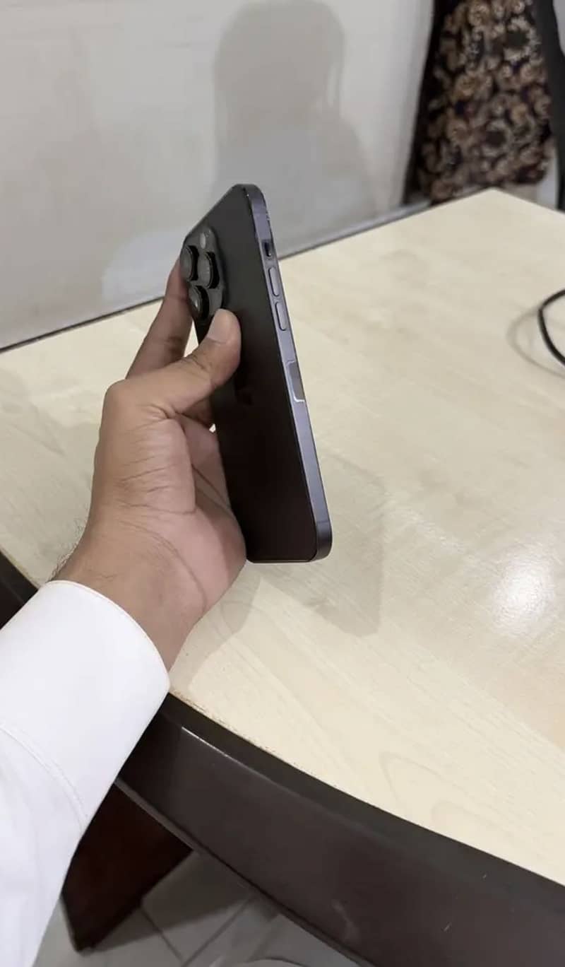 Apple iPhone 14 Pro Max 1