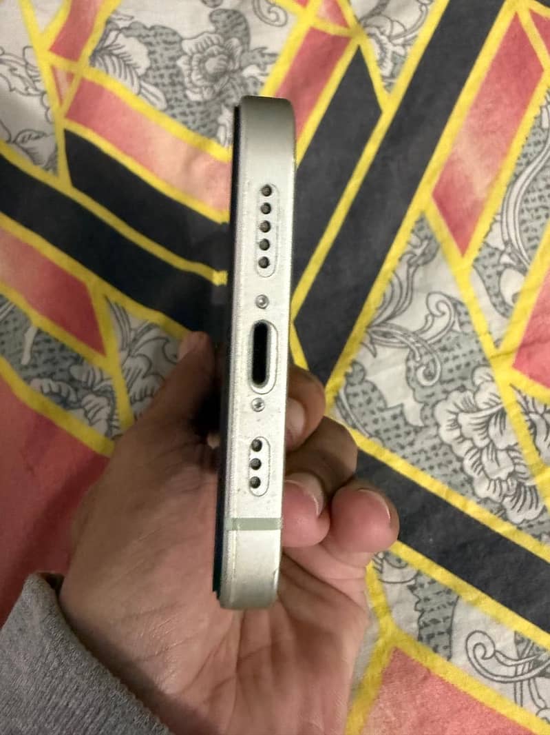 Apple iPhone 12 6