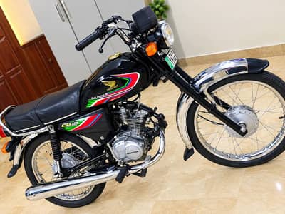 0313-40-33-124.  Ravi 70CC.  BIKE.  HOME USED. Daily