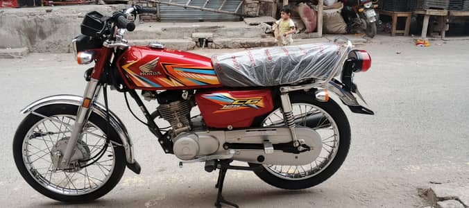 Honda just 4to5 month use just3650 kilo meter