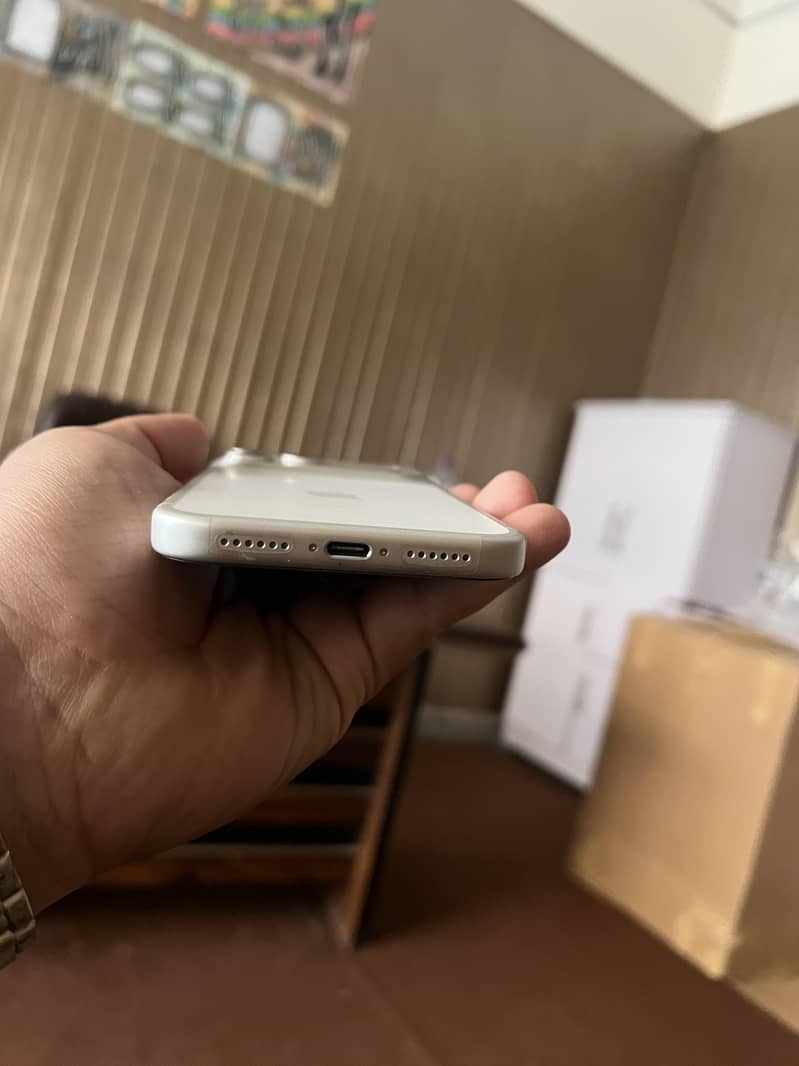 Apple iPhone 17 Pro Max 1