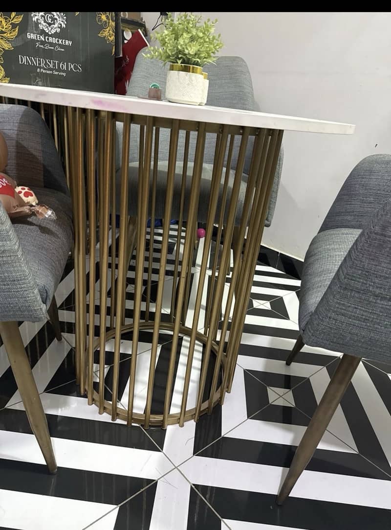 Table chair 1