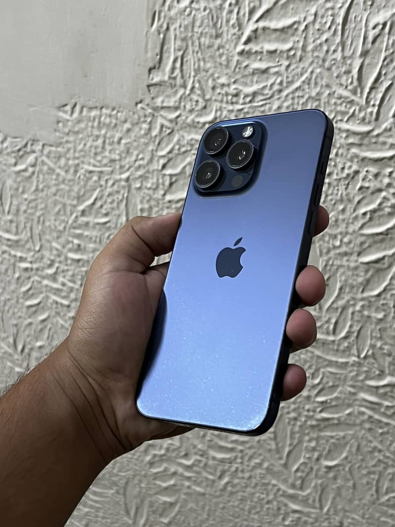 Apple iPhone 15 Pro Max 1
