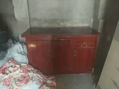 IRON STAND IN GUD  CONDITION PLZ CALL 03281010987
