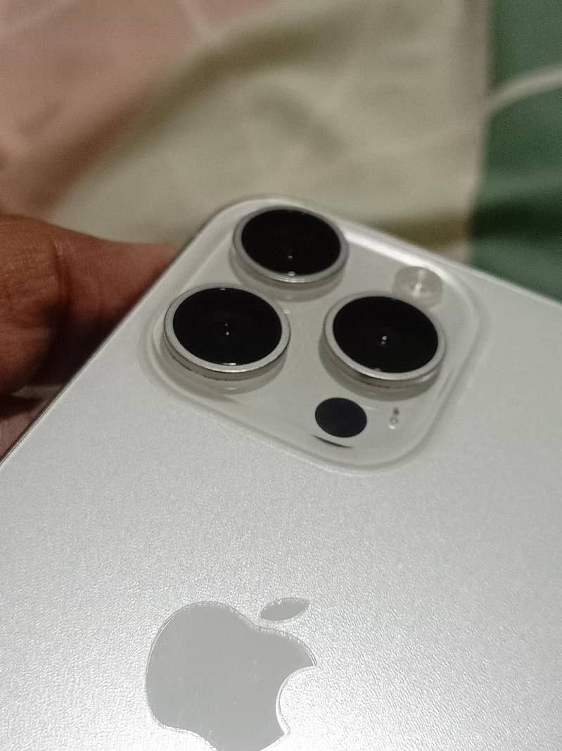 Apple iPhone 15 Pro 1