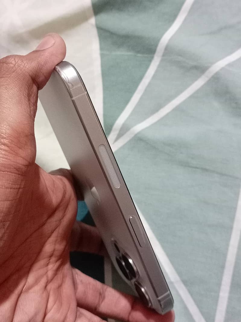 Apple iPhone 15 Pro 7
