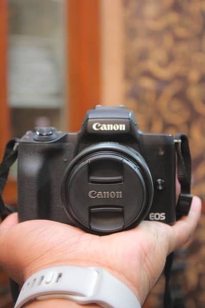 Canon EOS M50 Mirrorless Camera with 15-45mm IS STM Lens