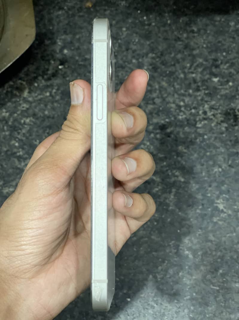 Apple iPhone 12 6