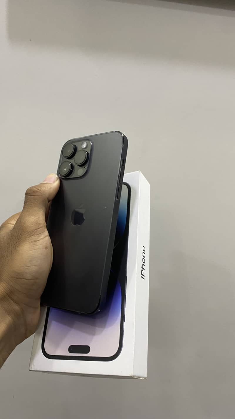 Apple iPhone 14 Pro Max 1