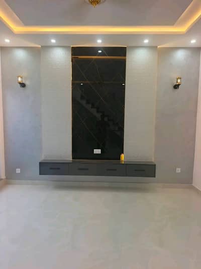 BRAND NEW 5 MARLA HOUSE FOR RENT IN PARAGON CITY LAHORE
