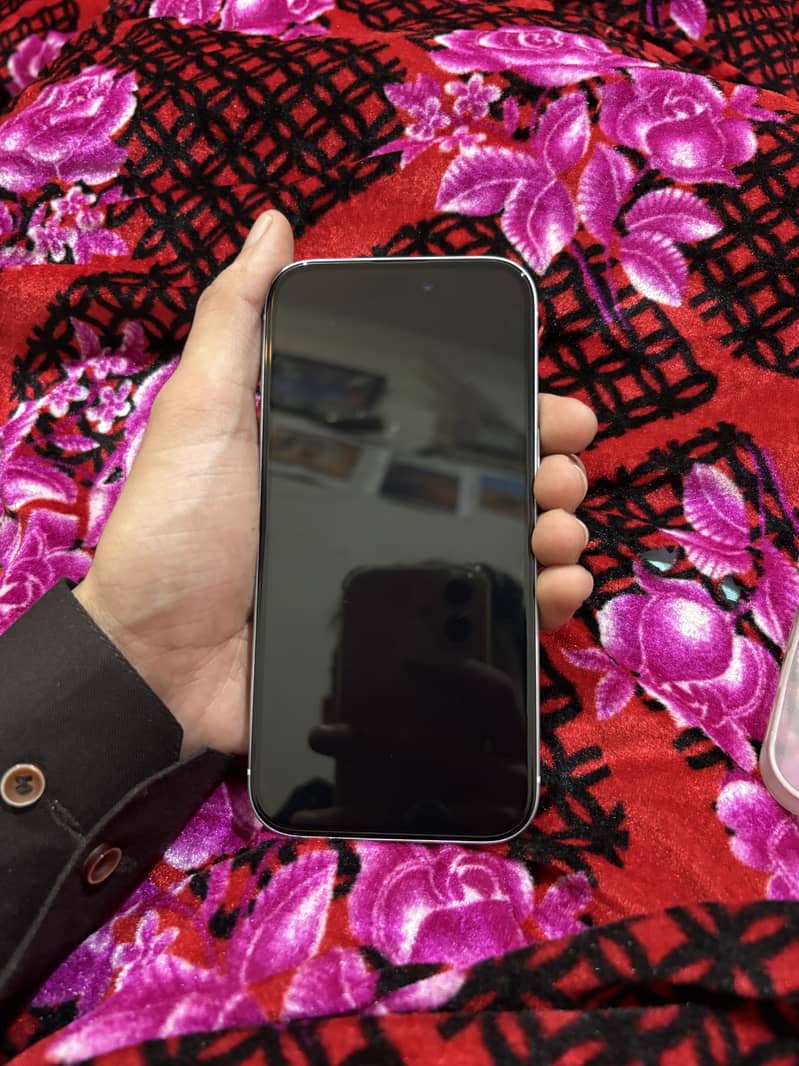 Apple iPhone 15 5