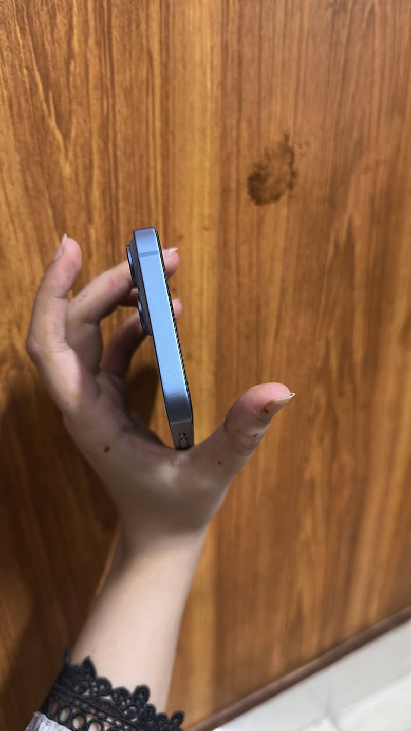 Apple iPhone 14 4