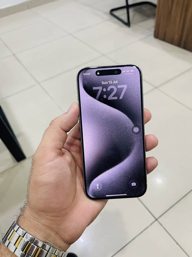 Apple iPhone 15 Pro 4