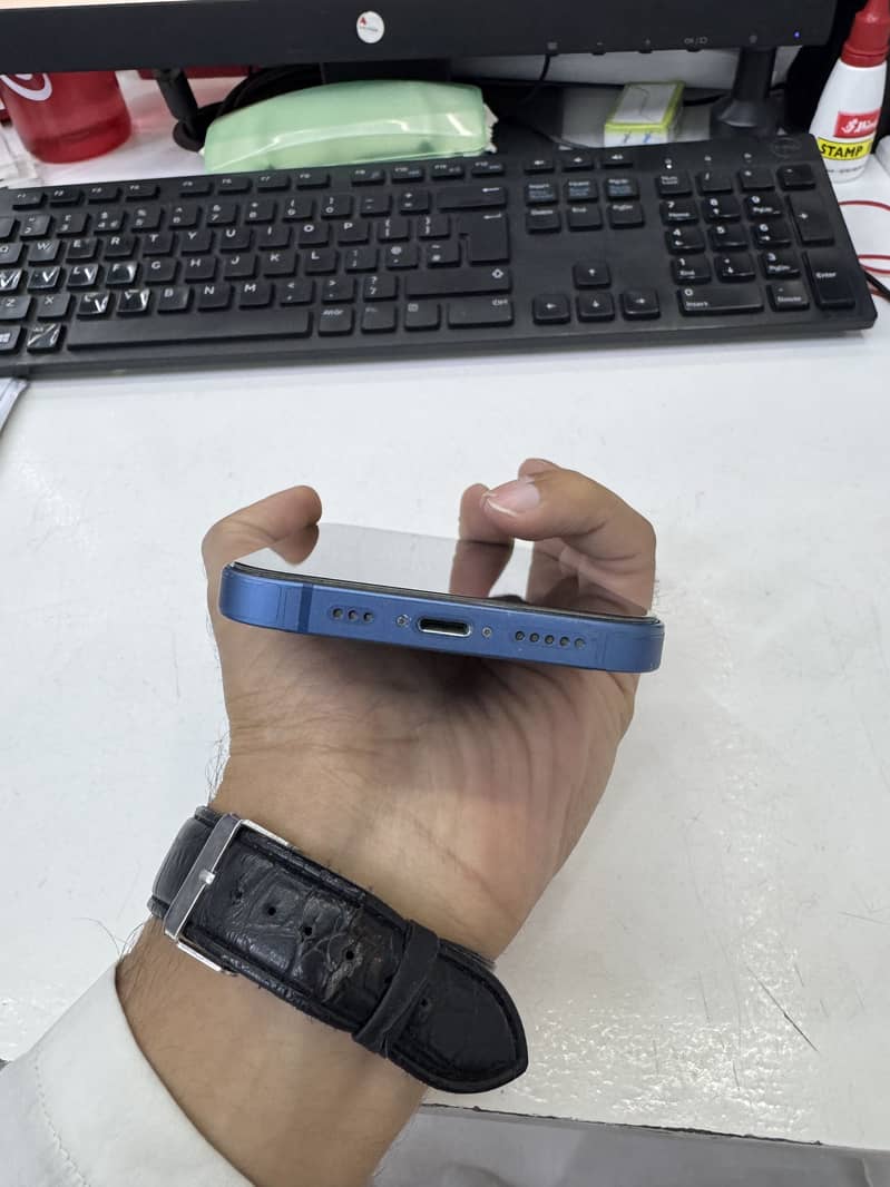 Apple iPhone 13 1