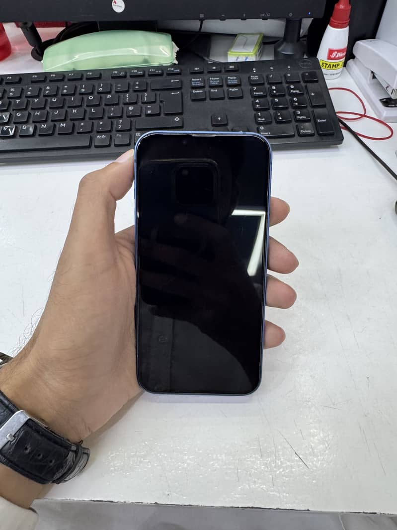 Apple iPhone 13 7