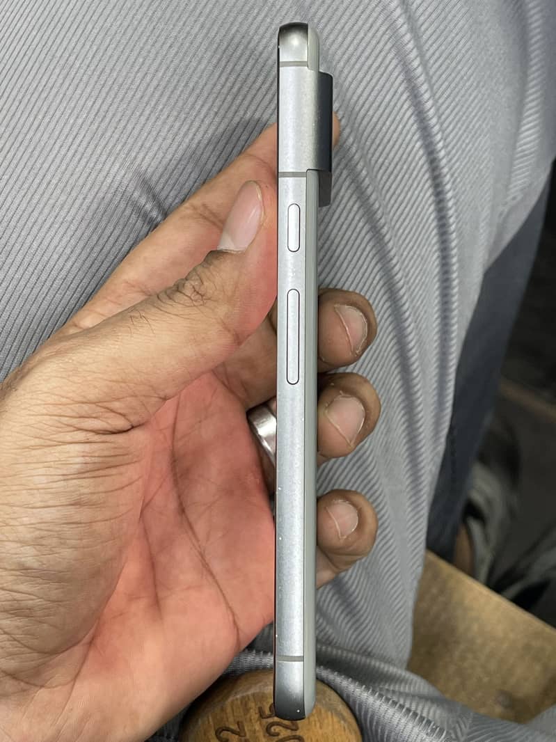 Google Pixel 8 1