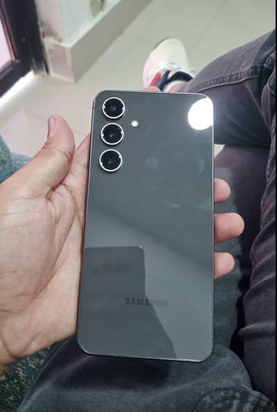 Samsung Mobile S24 fE