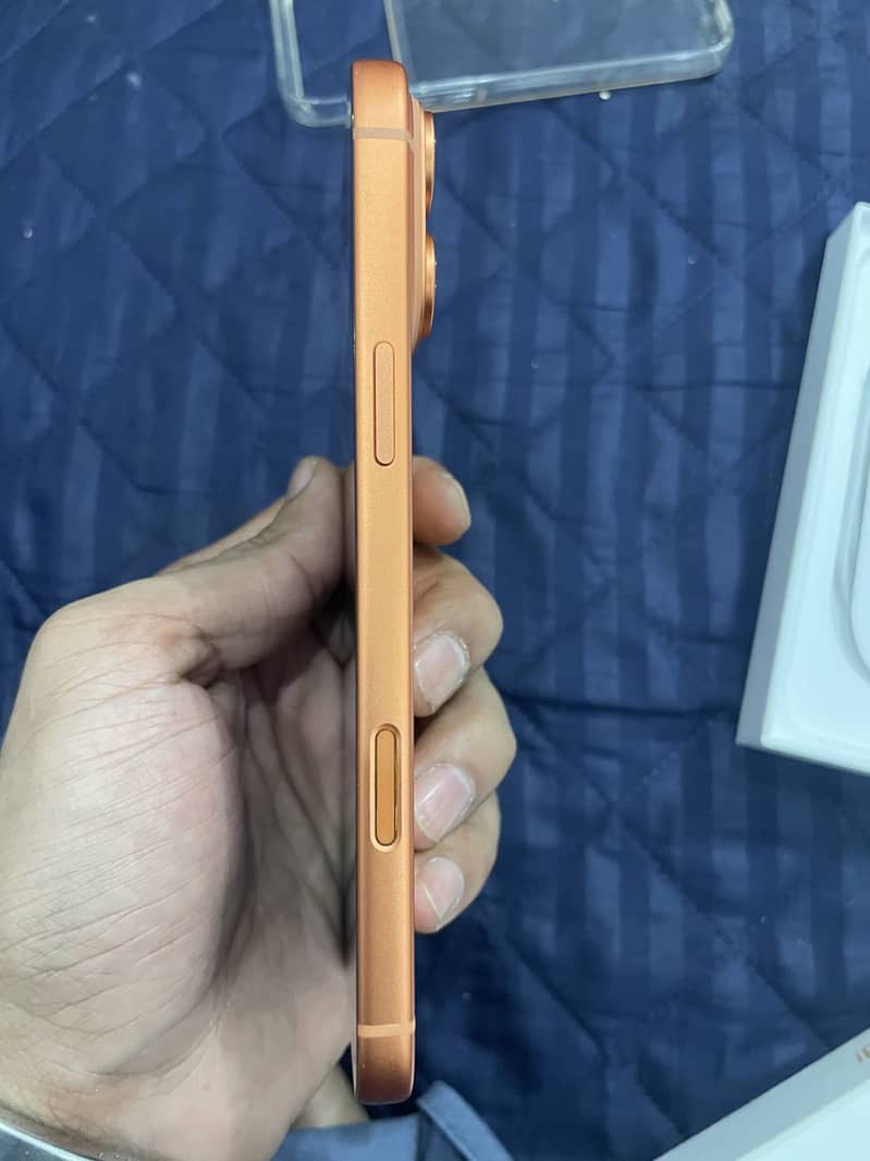 Apple iPhone 17 Pro Max 1