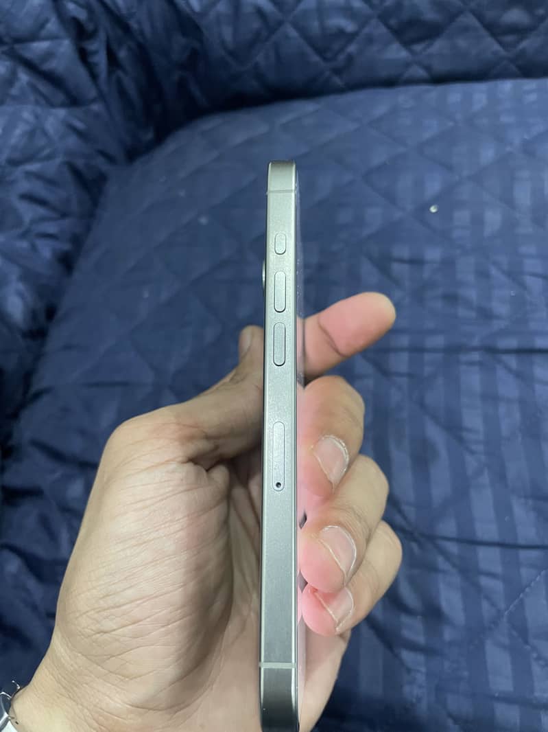 Apple iPhone 15 Pro 5