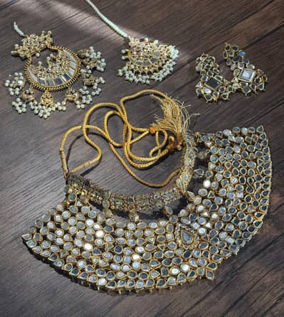 Beautiful Traditional Kundan Bridal Jewellery Set for Sale
