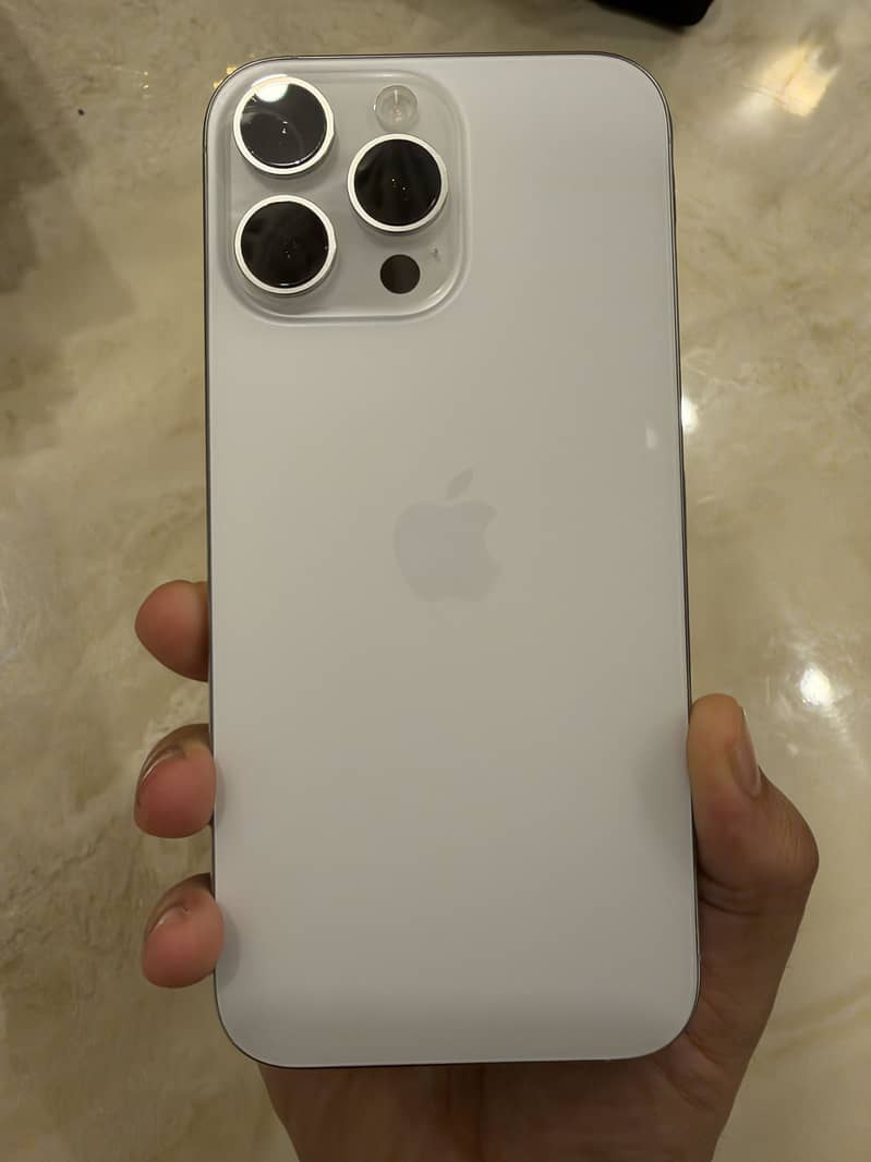 Apple iPhone 16 Pro Max 0
