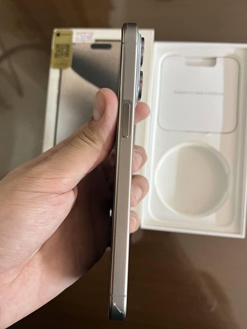 Apple iPhone 15 Pro Max 1